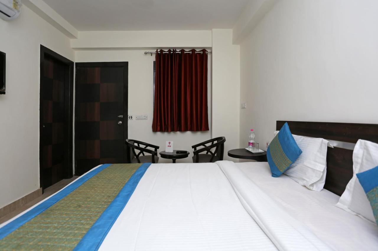 Hotel The Westend Green New Delhi Bagian luar foto