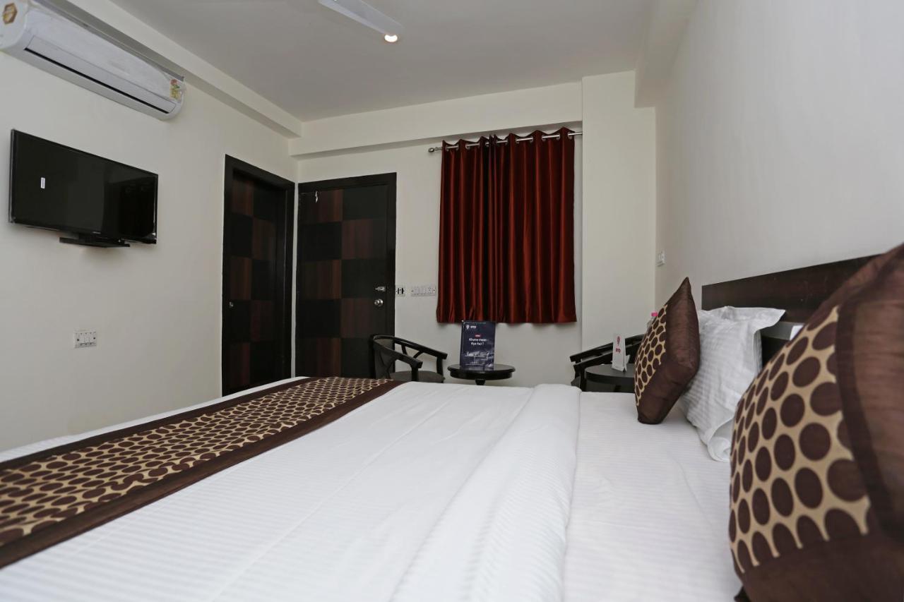 Hotel The Westend Green New Delhi Bagian luar foto