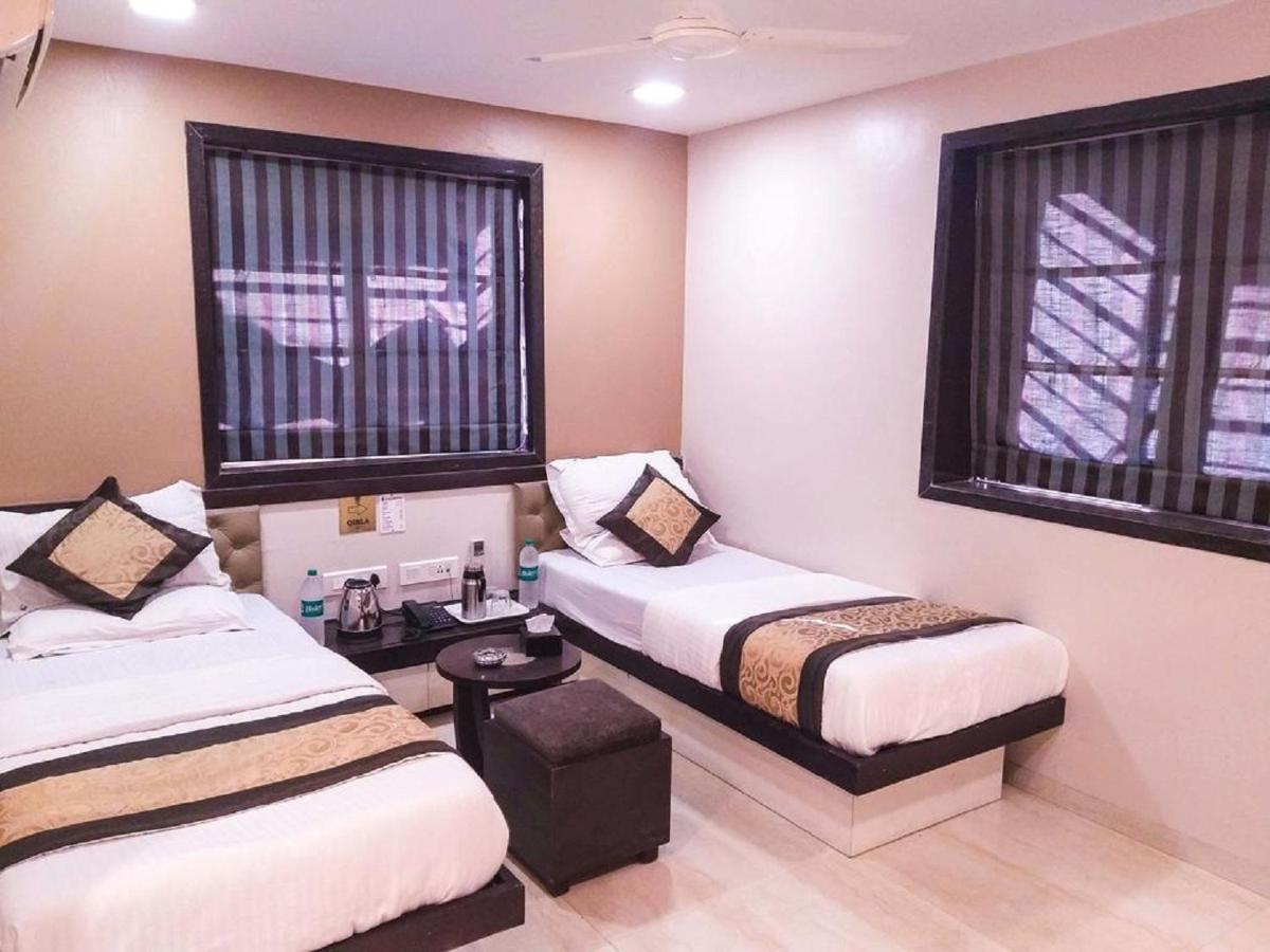 Hotel The Westend Green New Delhi Bagian luar foto